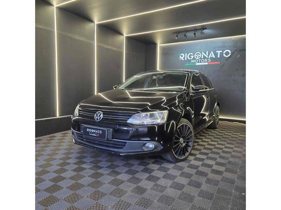 VOLKSWAGEN JETTA 2.0 TSI HIGHLINE 200CV GASOLINA 4P TIPTRONIC VOLKSWAGEN JETTA 2.0 TSI HIGHLINE 200CV GASOLINA 4P TIPTRONIC